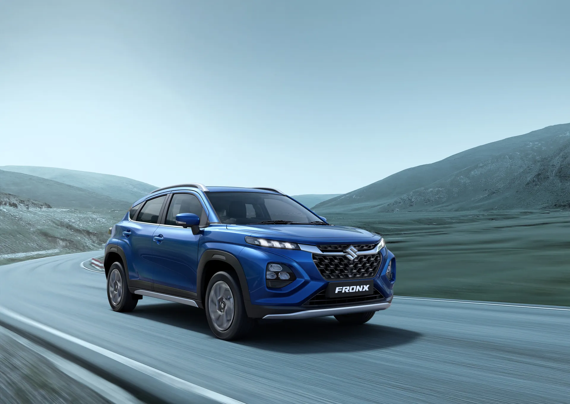 Suzuki Fronx en carretera — Suzuki Los Campitos